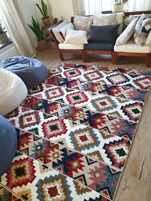 Из искусственных материалов